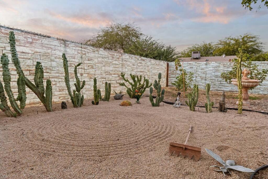 The Hummingbird House, Sauna & Mountain Views! Phoenix Bagian luar foto