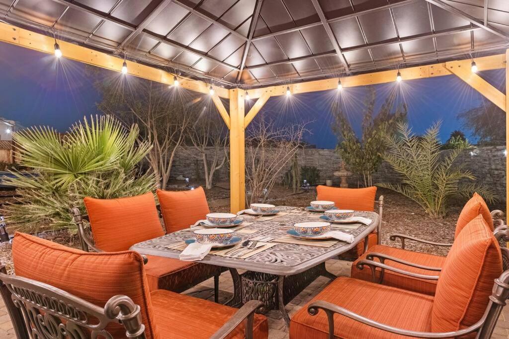 The Hummingbird House, Sauna & Mountain Views! Phoenix Bagian luar foto