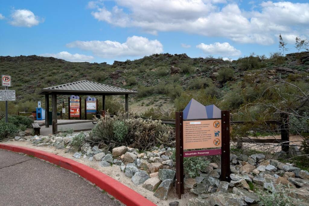 The Hummingbird House, Sauna & Mountain Views! Phoenix Bagian luar foto