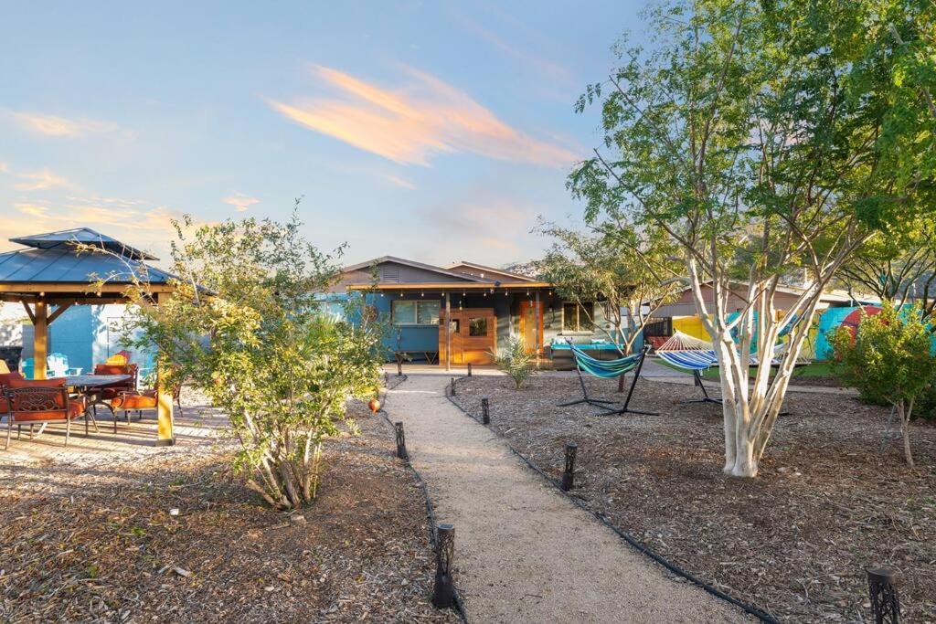 The Hummingbird House, Sauna & Mountain Views! Phoenix Bagian luar foto